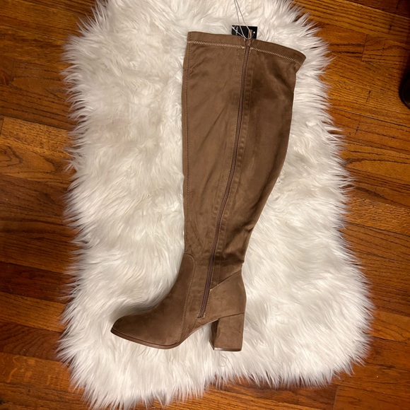 NWT Torrid Over-the-knee boot with wide calf boot: taupe 8.5 3” block heel - Picture 3 of 7